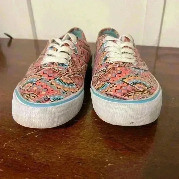 Colorful sneakers size 8 - Picture 3 of 8